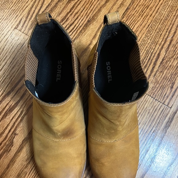 Women's sorel joan of arctic wedge boot. Tan. Camel color size 8 - Picture 5 of 8